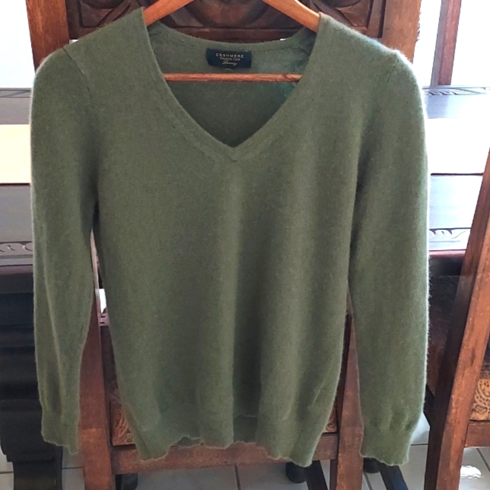 100% cashmere by Charter Club V-neck sweater
